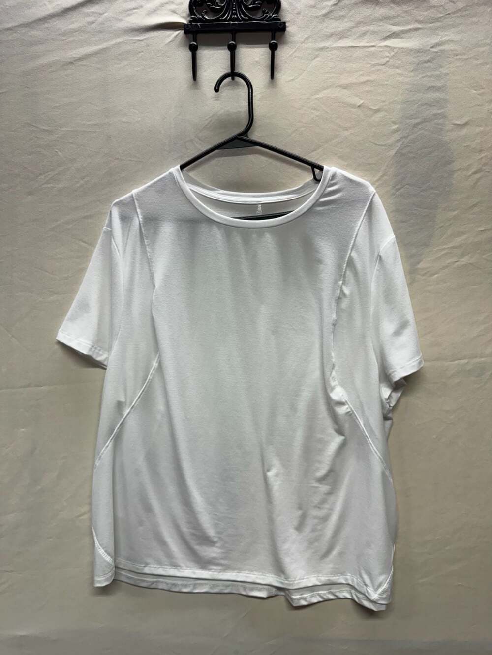 Avia Performance Short Sleeve T-Shirt White XL (16-18) Activewear Athletic Crewn